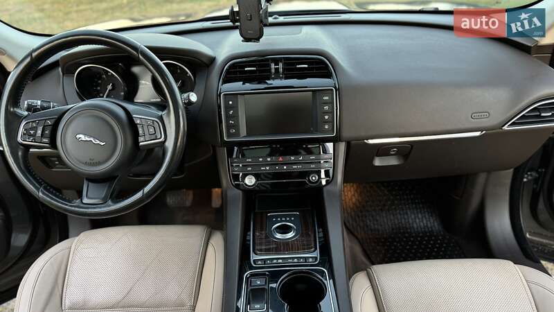 Позашляховик / Кросовер Jaguar F-Pace 2016 в Фастові фото 41 Позашляховик / Кросовер Jaguar F-Pace 2016 в Фастові