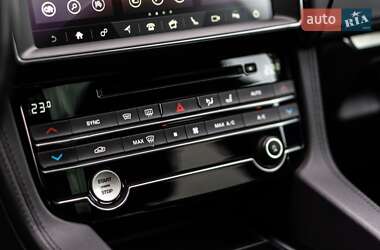 Позашляховик / Кросовер Jaguar F-Pace 2019 в 