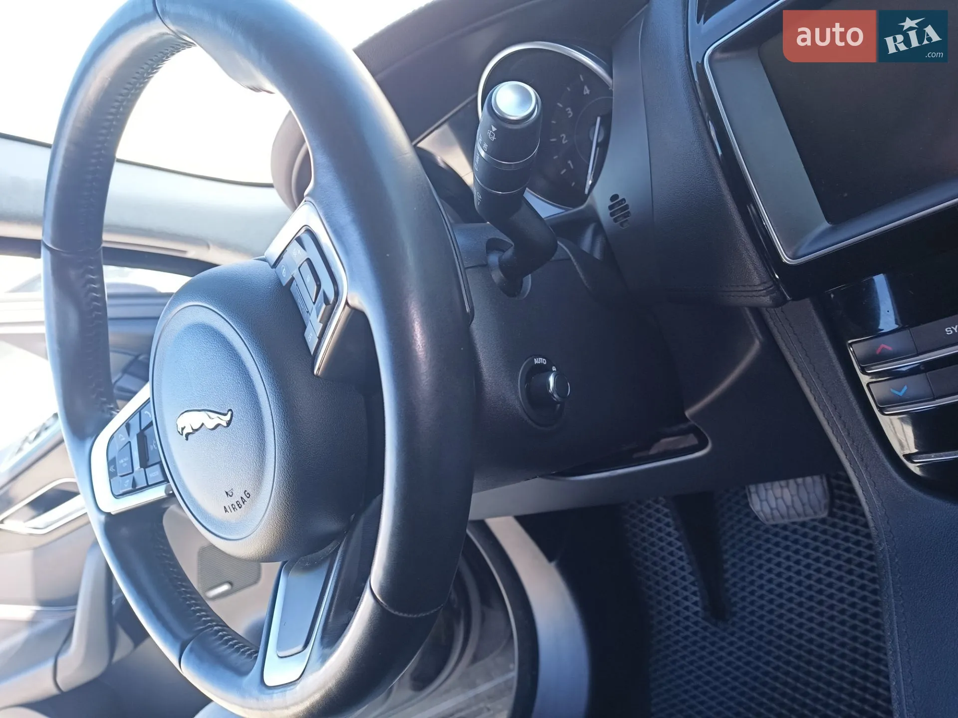 2019 Jaguar F-Pace - мініатюра 69