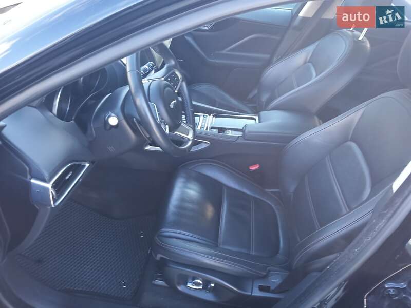 Позашляховик / Кросовер Jaguar F-Pace 2019 в Києві
