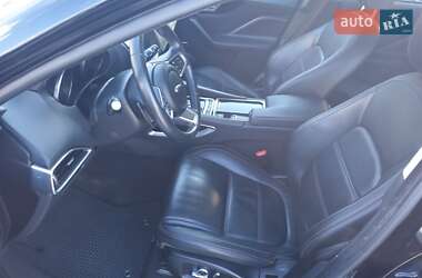 Внедорожник / Кроссовер Jaguar F-Pace 2019 в 