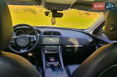 Внедорожник / Кроссовер Jaguar F-Pace 2019 в 