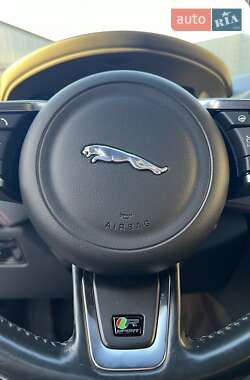 Внедорожник / Кроссовер Jaguar F-Pace 2016 в 