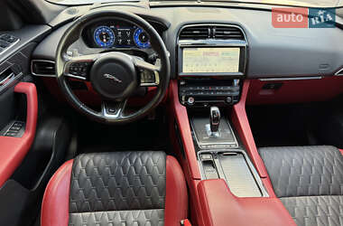 Внедорожник / Кроссовер Jaguar F-Pace 2018 в 