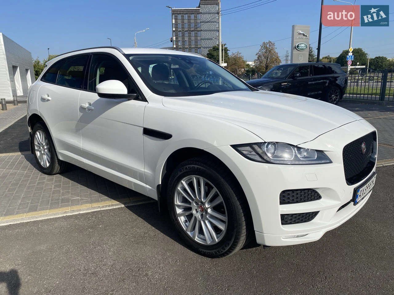 2017 Jaguar F-Pace - мініатюра 13