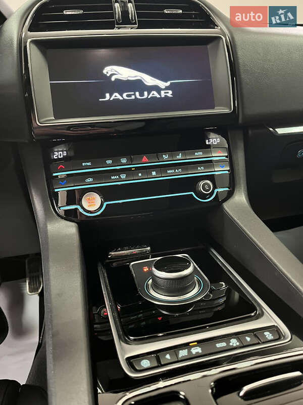 Позашляховик / Кросовер Jaguar F-Pace 2019 в Тернополі