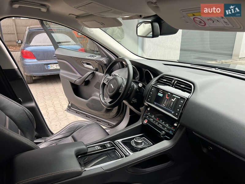 Позашляховик / Кросовер Jaguar F-Pace 2017 в Луцьку