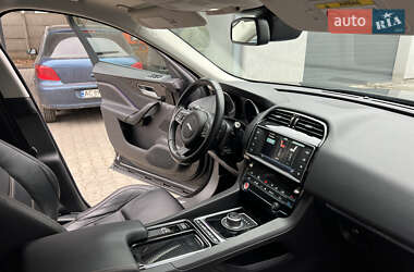 Внедорожник / Кроссовер Jaguar F-Pace 2017 в 