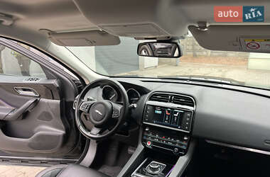 Внедорожник / Кроссовер Jaguar F-Pace 2017 в 