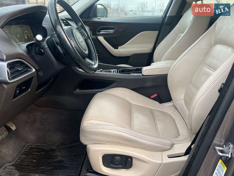 Внедорожник / Кроссовер Jaguar F-Pace 2016 в Киеве фото 33 Внедорожник / Кроссовер Jaguar F-Pace 2016 в Киеве