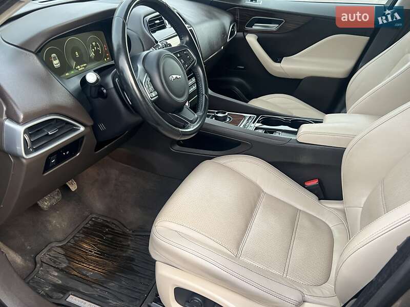 Внедорожник / Кроссовер Jaguar F-Pace 2016 в Киеве фото 36 Внедорожник / Кроссовер Jaguar F-Pace 2016 в Киеве
