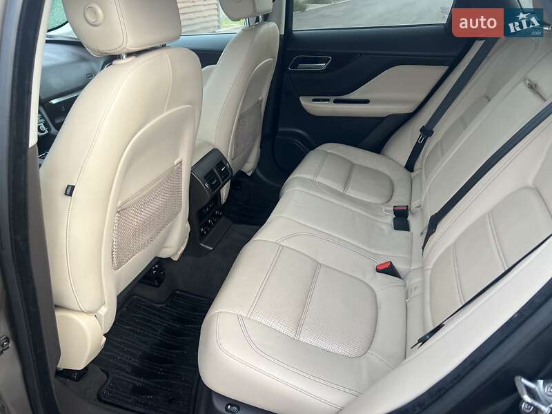 Внедорожник / Кроссовер Jaguar F-Pace 2016 в Киеве фото 44 Внедорожник / Кроссовер Jaguar F-Pace 2016 в Киеве