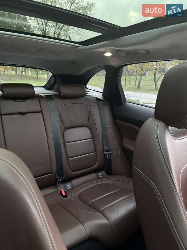 Позашляховик / Кросовер Jaguar F-Pace 2016 в Запоріжжі