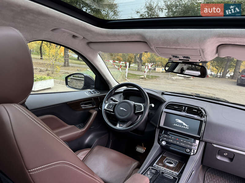 Позашляховик / Кросовер Jaguar F-Pace 2016 в Запоріжжі