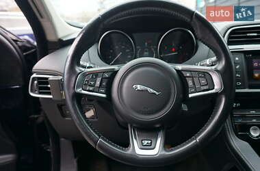 Внедорожник / Кроссовер Jaguar F-Pace 2017 в 
