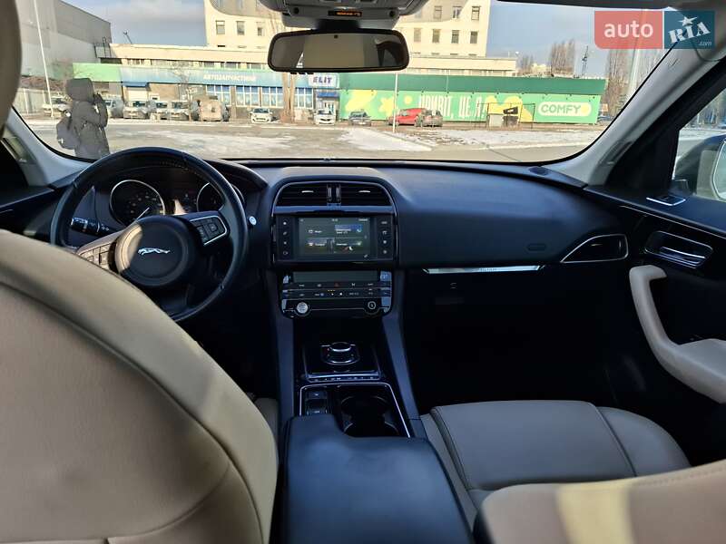 Позашляховик / Кросовер Jaguar F-Pace 2017 в Черкасах