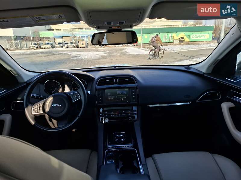 Позашляховик / Кросовер Jaguar F-Pace 2017 в Черкасах
