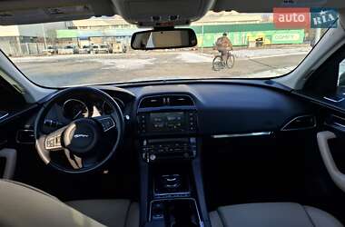 Позашляховик / Кросовер Jaguar F-Pace 2017 в 