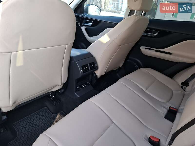Позашляховик / Кросовер Jaguar F-Pace 2017 в Черкасах
