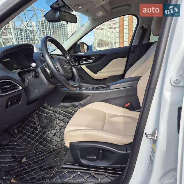 Внедорожник / Кроссовер Jaguar F-Pace 2017 в Киеве фото 14 Внедорожник / Кроссовер Jaguar F-Pace 2017 в Киеве