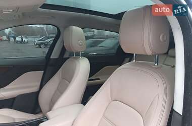 Внедорожник / Кроссовер Jaguar F-Pace 2017 в 