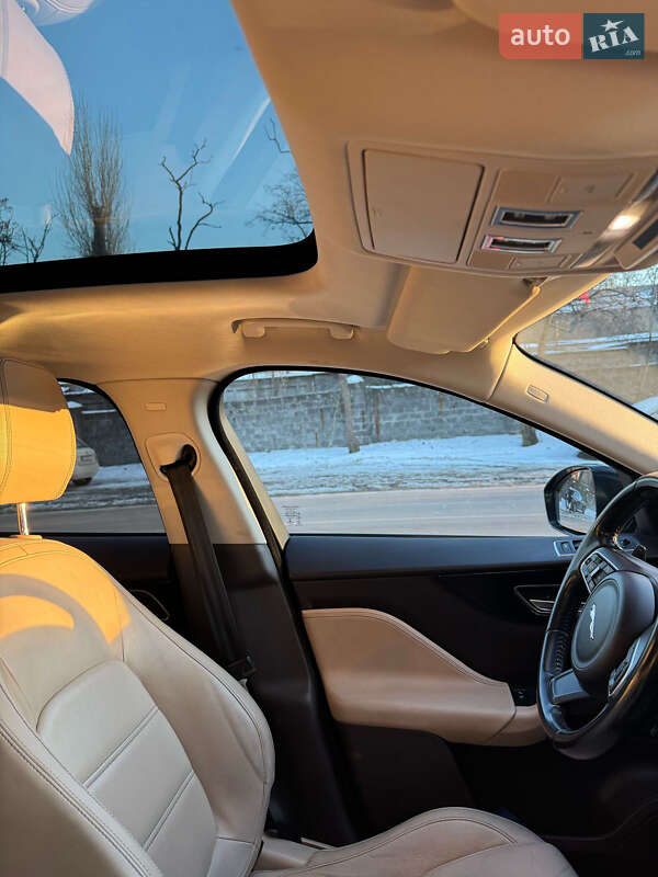 Внедорожник / Кроссовер Jaguar F-Pace 2016 в Киеве