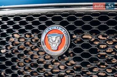 Внедорожник / Кроссовер Jaguar F-Pace 2020 в 