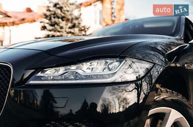 Внедорожник / Кроссовер Jaguar F-Pace 2020 в 