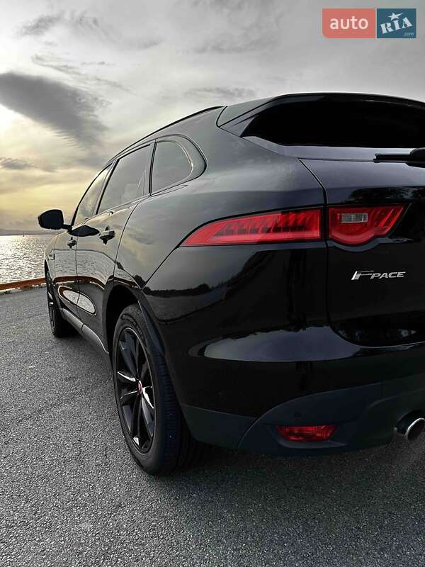 Позашляховик / Кросовер Jaguar F-Pace 2016 в Києві