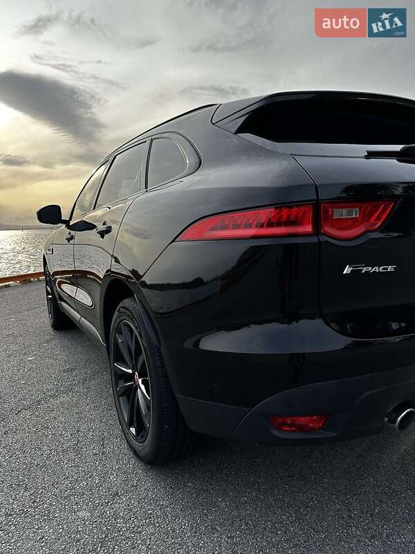 Позашляховик / Кросовер Jaguar F-Pace 2016 в Києві