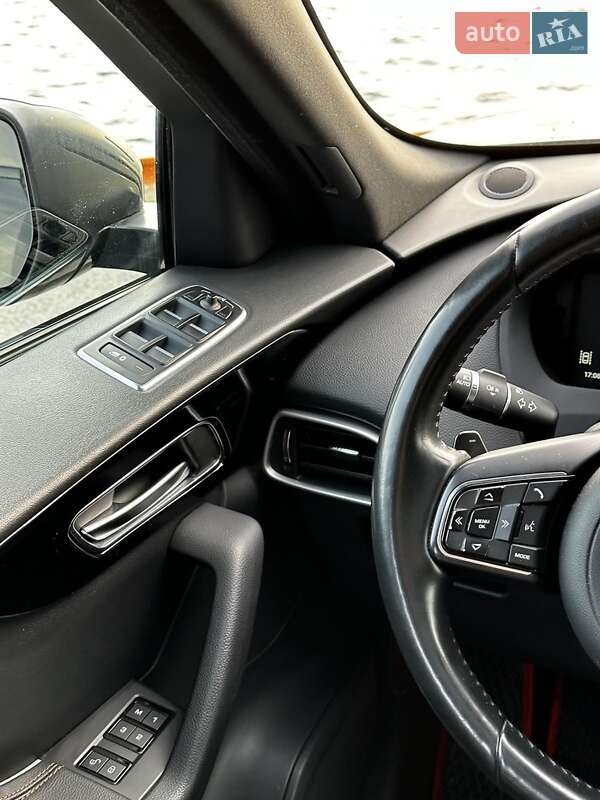 Позашляховик / Кросовер Jaguar F-Pace 2016 в Києві