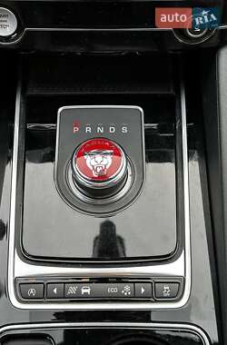 Позашляховик / Кросовер Jaguar F-Pace 2016 в Києві