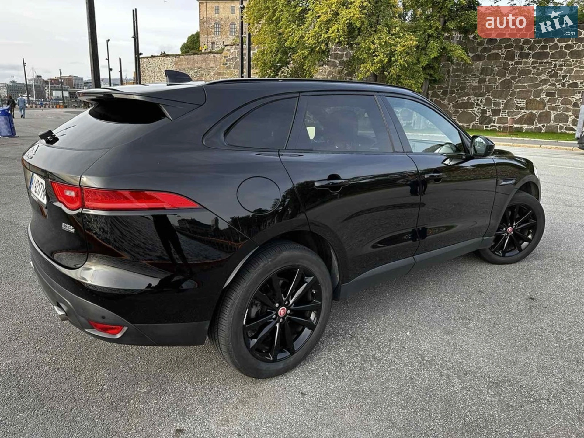2016 Jaguar F-Pace - мініатюра 2