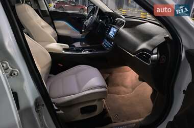 Внедорожник / Кроссовер Jaguar F-Pace 2017 в 