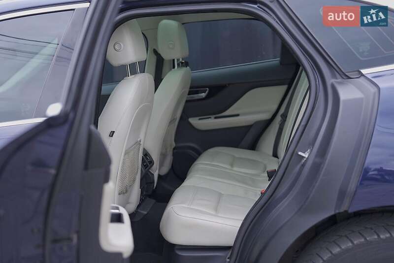 Позашляховик / Кросовер Jaguar F-Pace 2016 в Любомлі