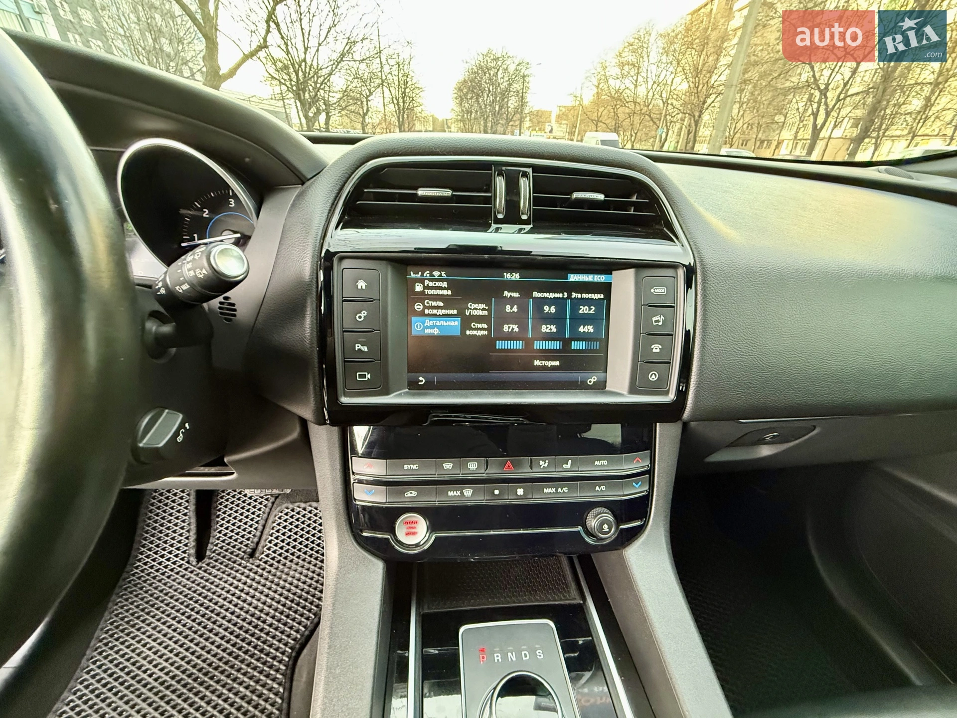 2016 Jaguar F-Pace - мініатюра 13