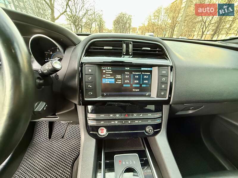 Позашляховик / Кросовер Jaguar F-Pace 2016 в Одесі фото 13 Позашляховик / Кросовер Jaguar F-Pace 2016 в Одесі