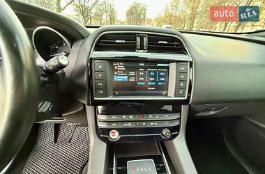 Внедорожник / Кроссовер Jaguar F-Pace 2016 в 