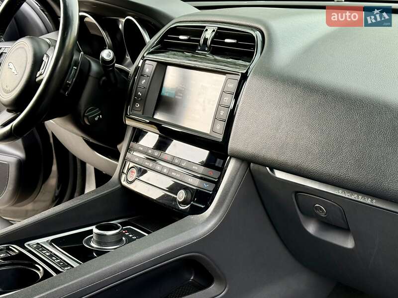 Позашляховик / Кросовер Jaguar F-Pace 2016 в Одесі фото 29 Позашляховик / Кросовер Jaguar F-Pace 2016 в Одесі