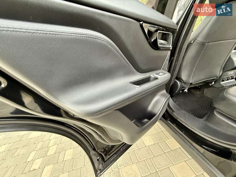 Позашляховик / Кросовер Jaguar F-Pace 2016 в Одесі фото 90 Позашляховик / Кросовер Jaguar F-Pace 2016 в Одесі