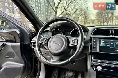 Внедорожник / Кроссовер Jaguar F-Pace 2016 в 