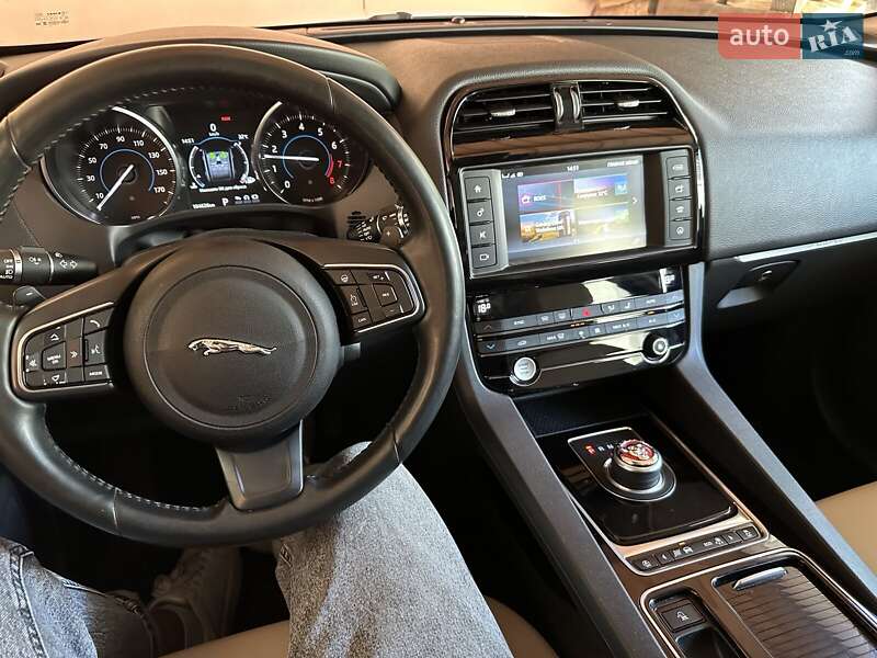 Позашляховик / Кросовер Jaguar F-Pace 2017 в Полтаві