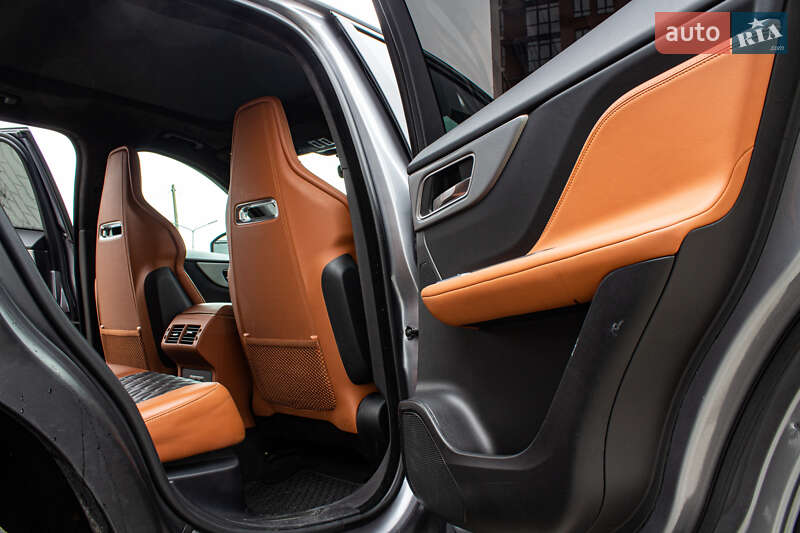 Позашляховик / Кросовер Jaguar F-Pace 2019 в Львові
