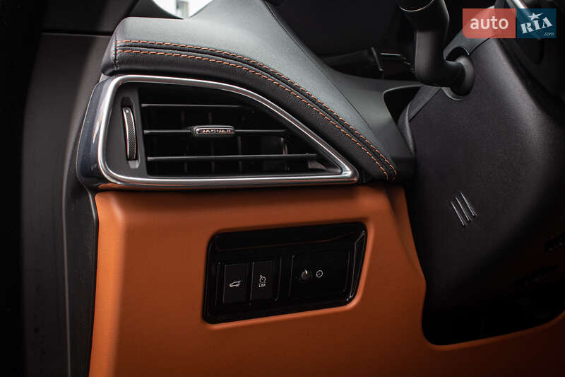 Позашляховик / Кросовер Jaguar F-Pace 2019 в Львові