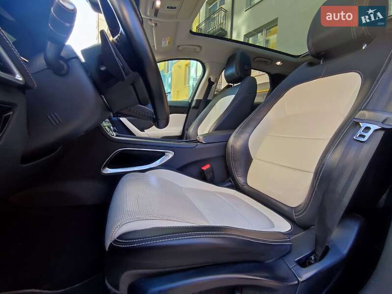Внедорожник / Кроссовер Jaguar F-Pace 2017 в Ивано-Франковске