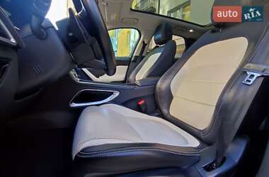 Позашляховик / Кросовер Jaguar F-Pace 2017 в 