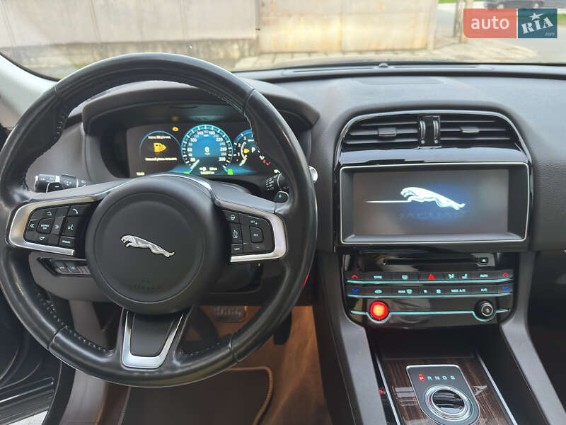 Внедорожник / Кроссовер Jaguar F-Pace 2017 в Мукачево фото 42 Внедорожник / Кроссовер Jaguar F-Pace 2017 в Мукачево