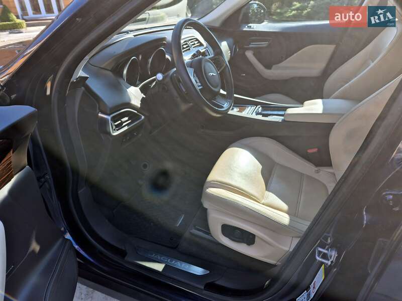 Внедорожник / Кроссовер Jaguar F-Pace 2017 в Киеве