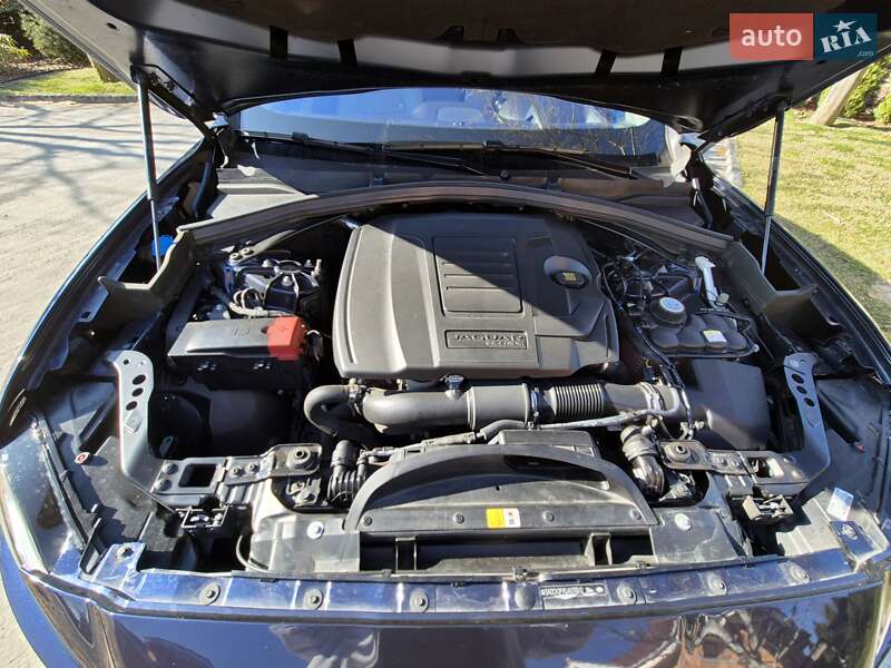 Внедорожник / Кроссовер Jaguar F-Pace 2017 в Киеве