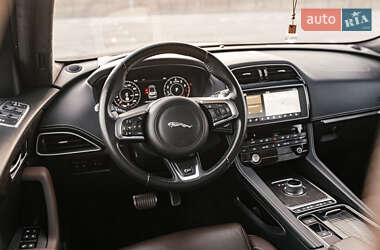 Внедорожник / Кроссовер Jaguar F-Pace 2019 в 